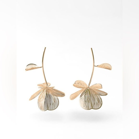 ZARA Flower Earrings New ✨✨✨ - Picture 2 of 3